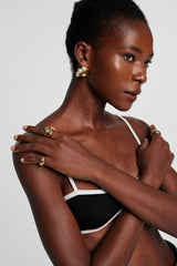 Kinslee Glossy Metal Rings In Glod