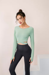 Round Neck Long Sleeve Cropped Sports Top