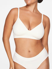 Classic Comfortable Wireless Bra Salt