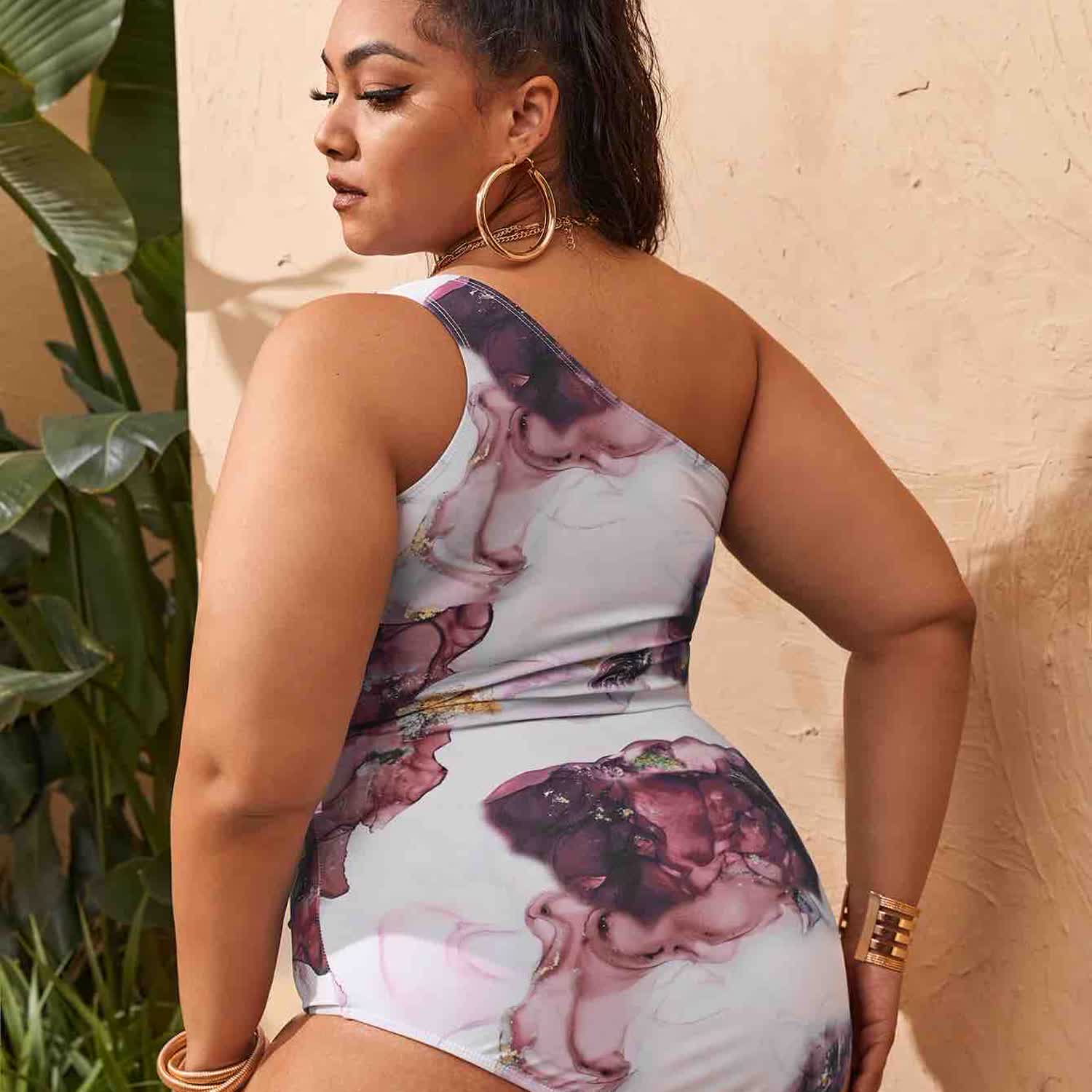 OHITFITS Curvy Women's  One-piece Single Shoulder Swimwear