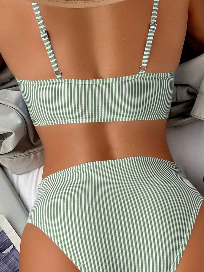 Women's Sexy Casual Resort Split Swimsuit With Ruffle Design (With Breast Pads)