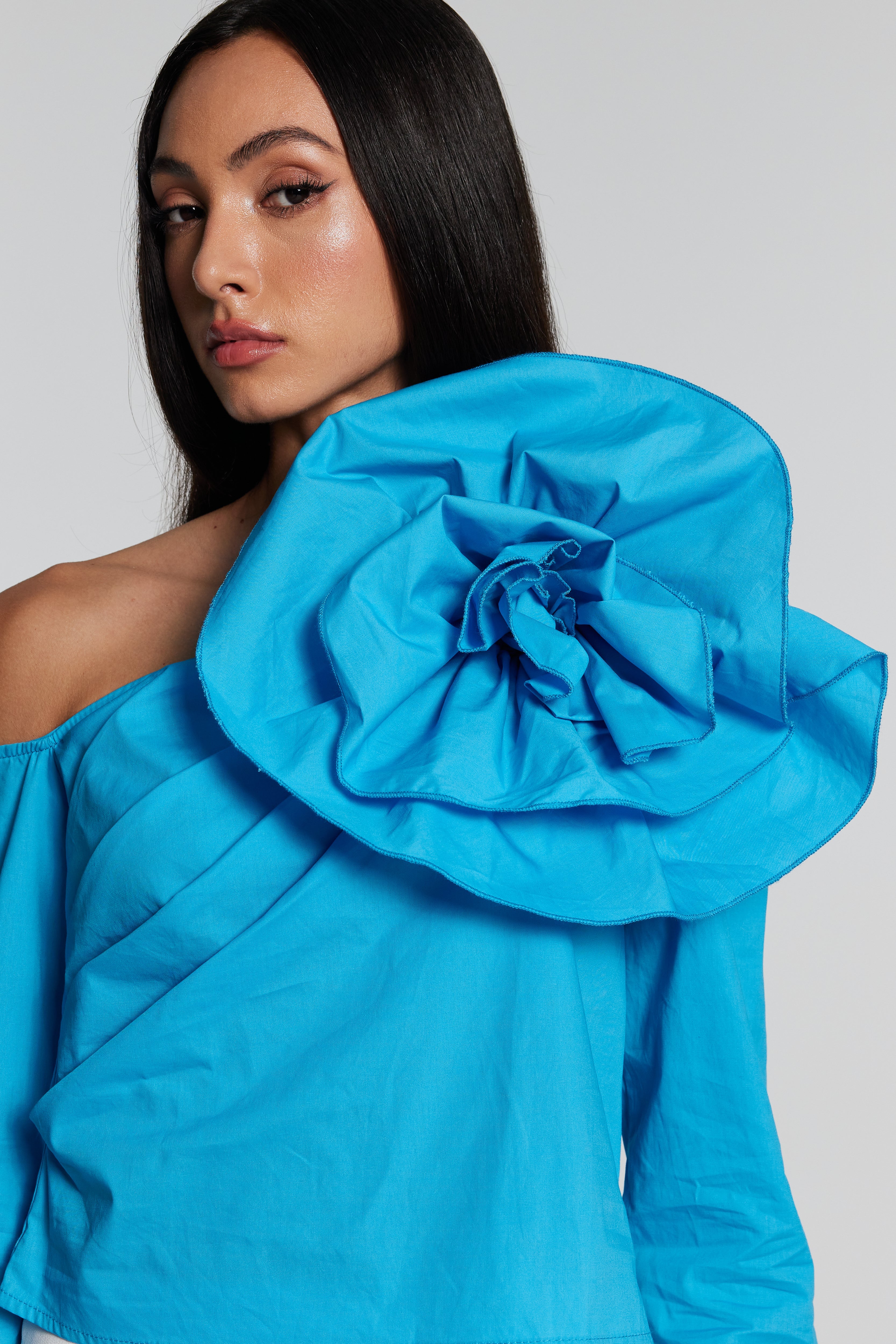 Ashlyn Flower One Shoulder Ruch Shirt
