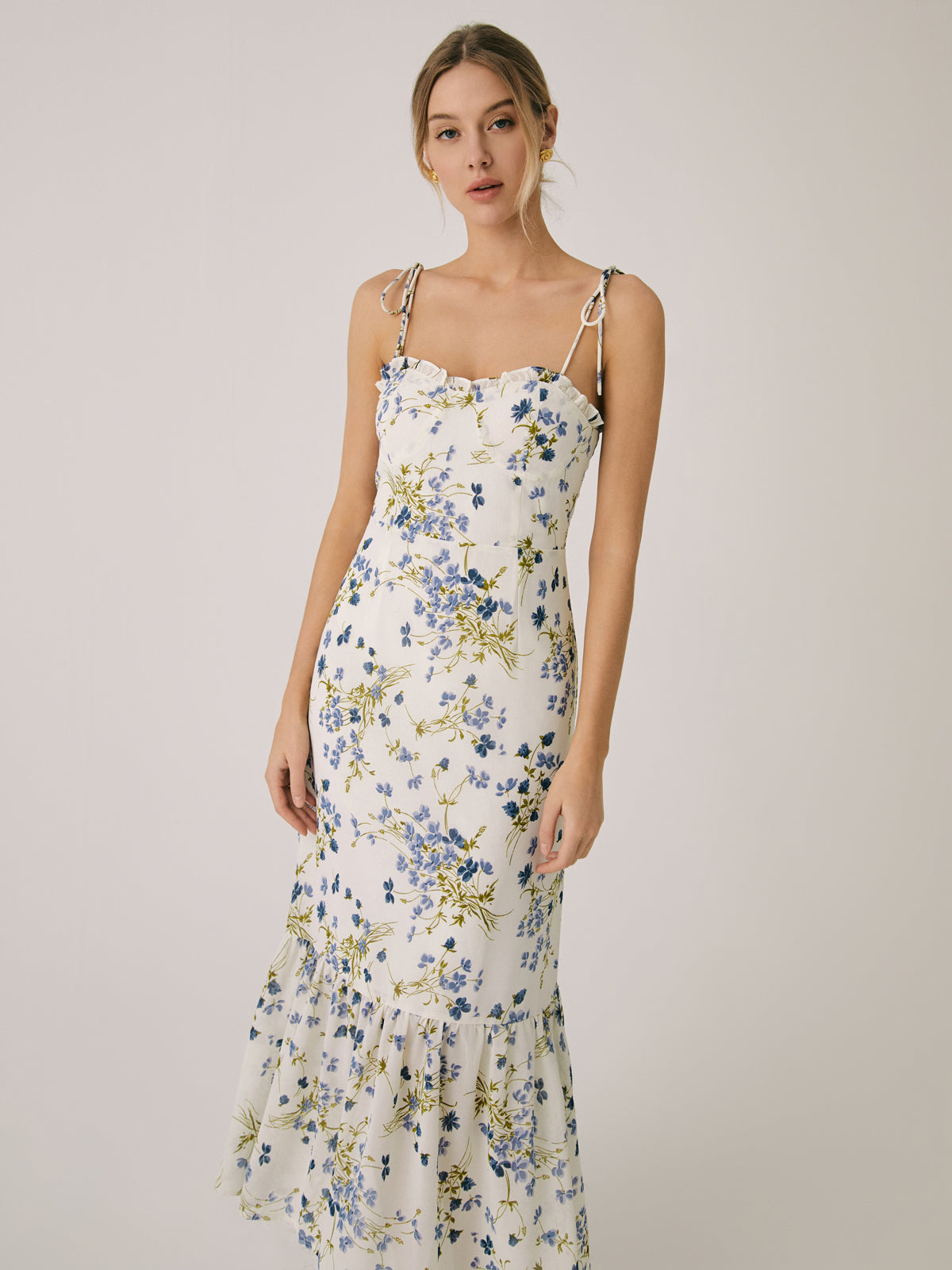 Langes Camisole-Kleid mit Rüschen und Blumenmuster