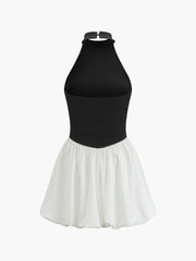 Zweifarbiges Neckholder-Kurzkleid mit Puffärmeln