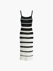 Zweifarbig gestreiftes Midi-Strickkleid
