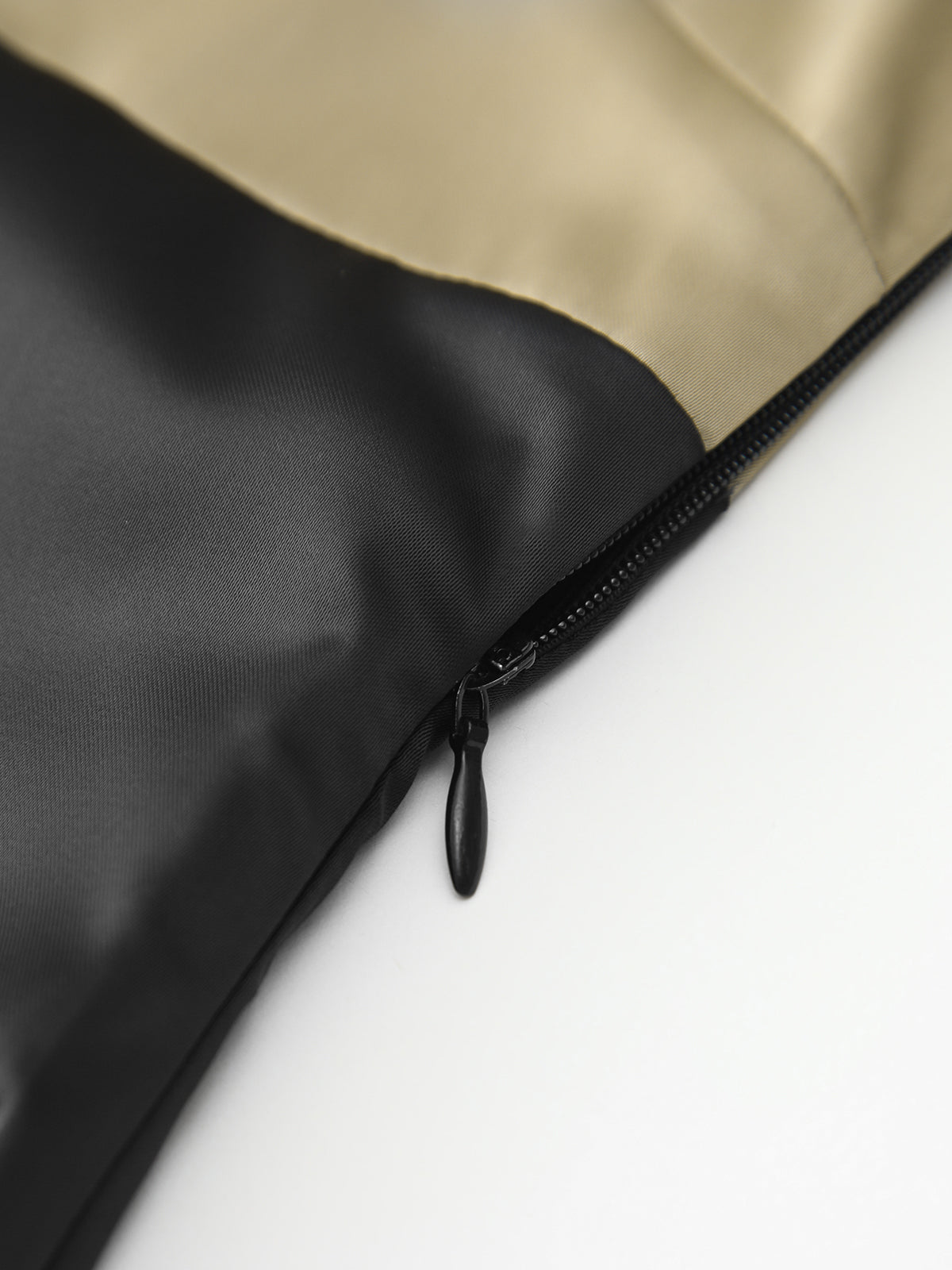 Zweifarbiges langes Camisole-Kleid