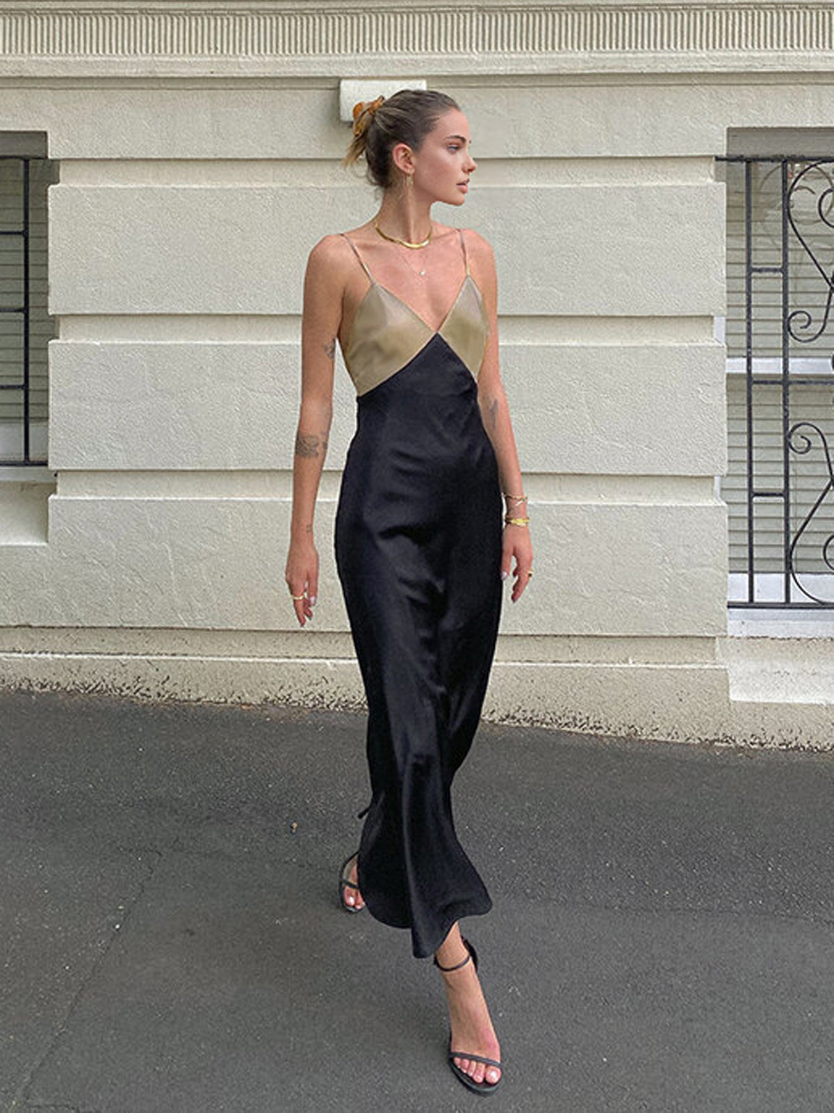 Zweifarbiges langes Camisole-Kleid