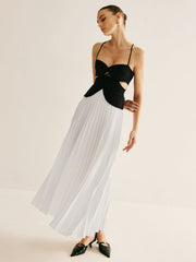 Zweifarbiges Plisseekleid mit Cut-outs