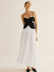 Zweifarbiges Plisseekleid mit Cut-outs