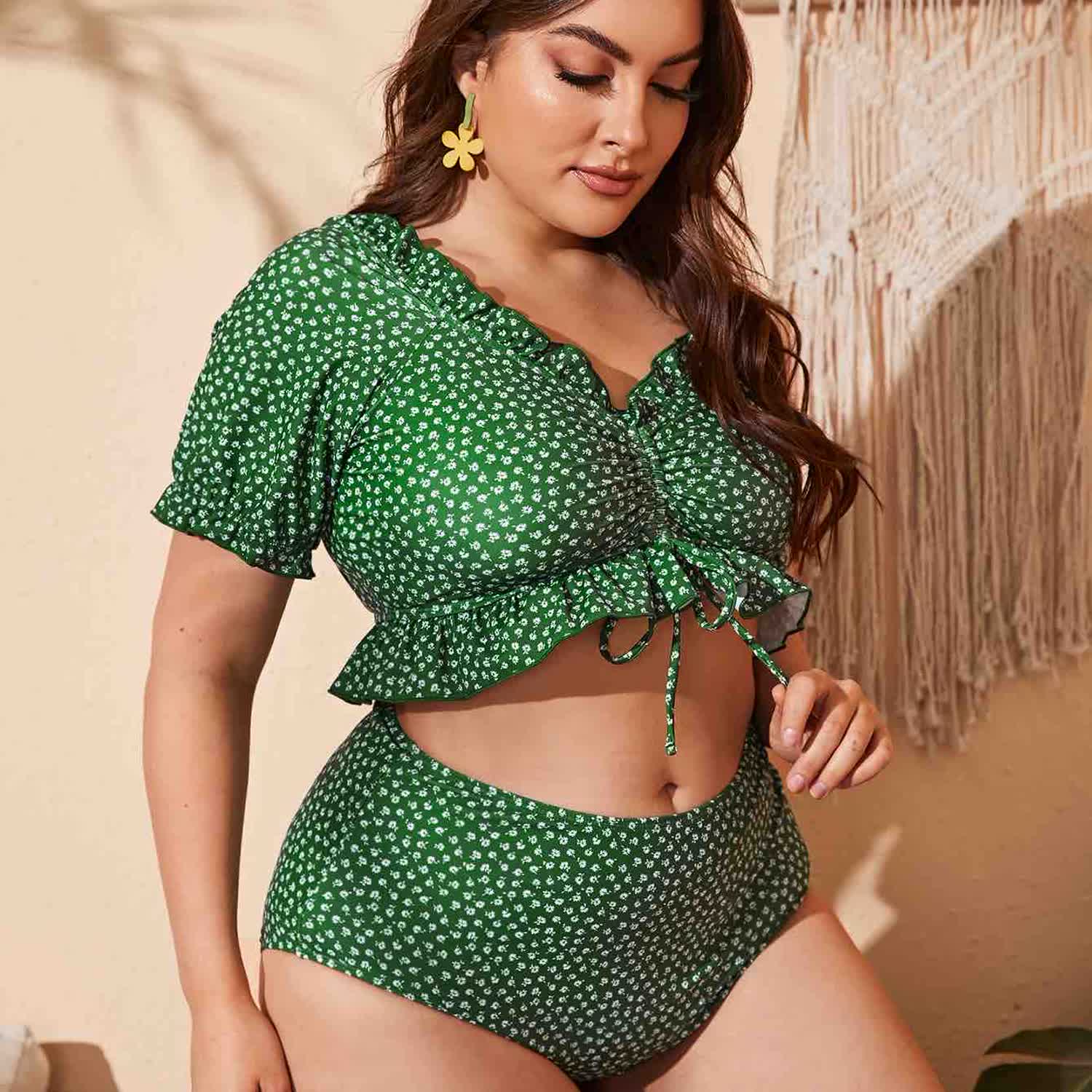 OHITFITS Curvy Women's  Two-piece Ruffle Drawstring Swimsuit