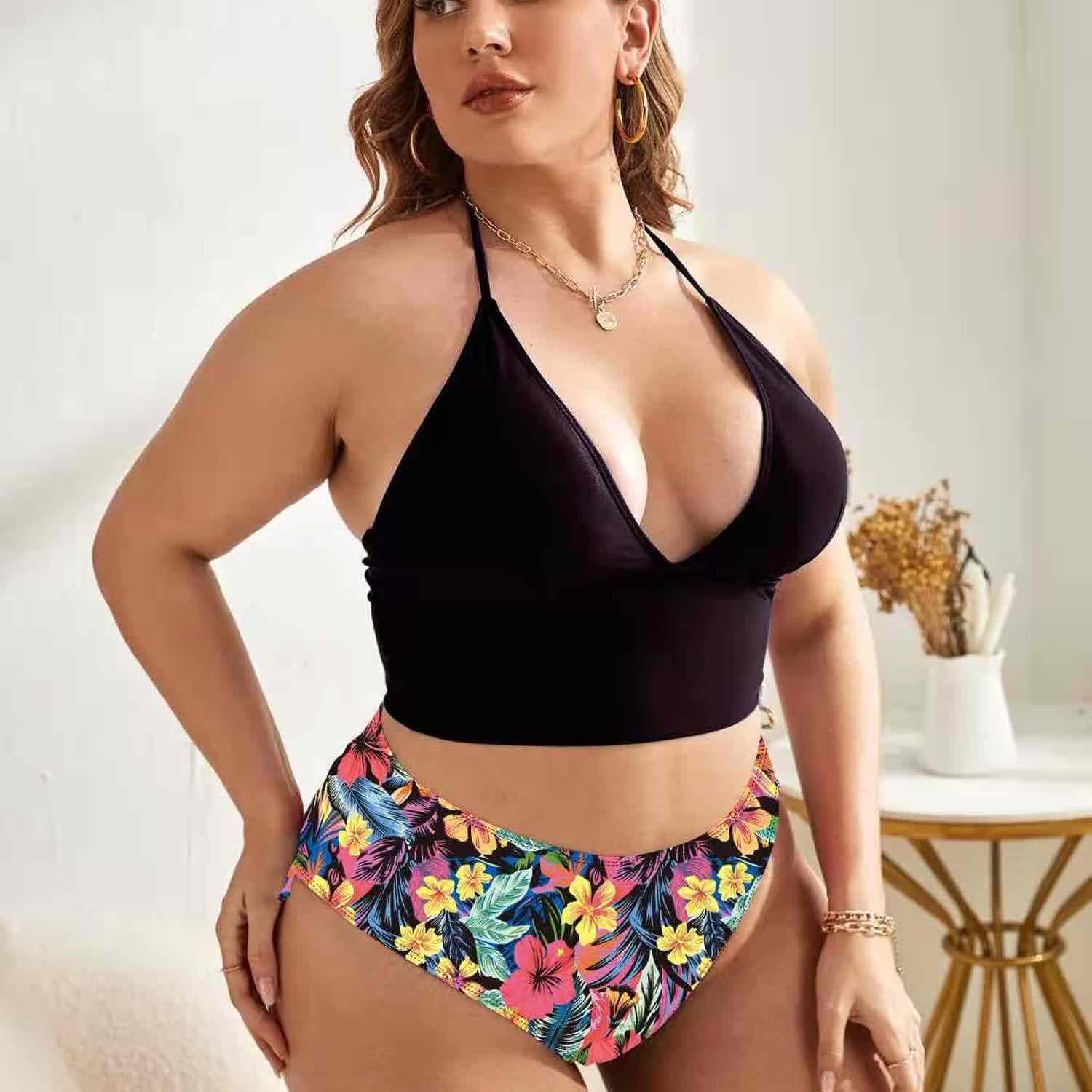 OHITFITS Curvy Women's Two-piece Floral Print Bikini Set