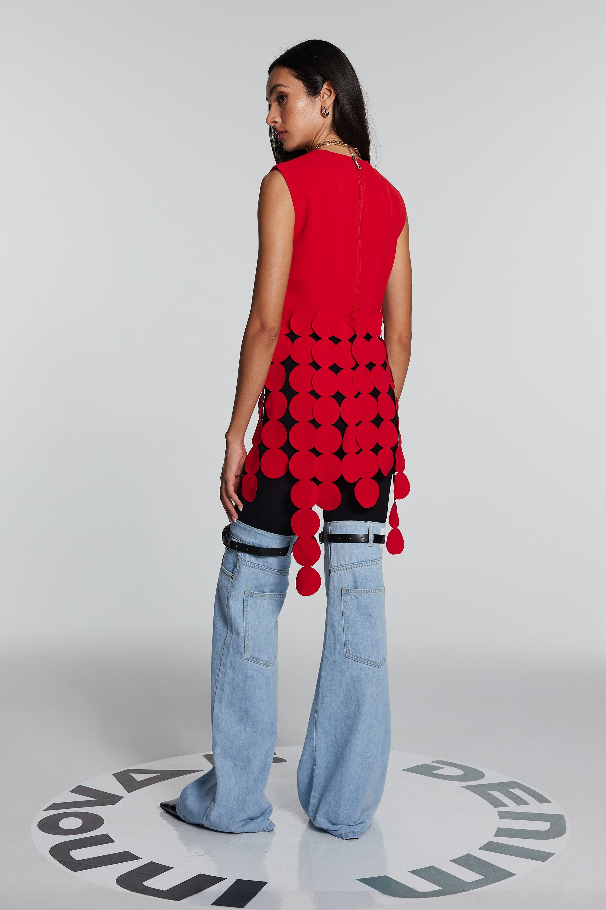Inaya Circle Cutout Fringe Top In Red