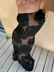 Schwarzes Maxikleid mit Blumenmuster und One-Shoulder-Träger