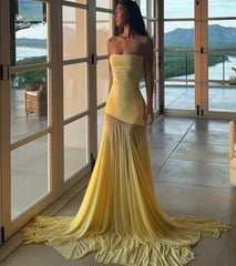 Elegant Strapless Pleated Dress