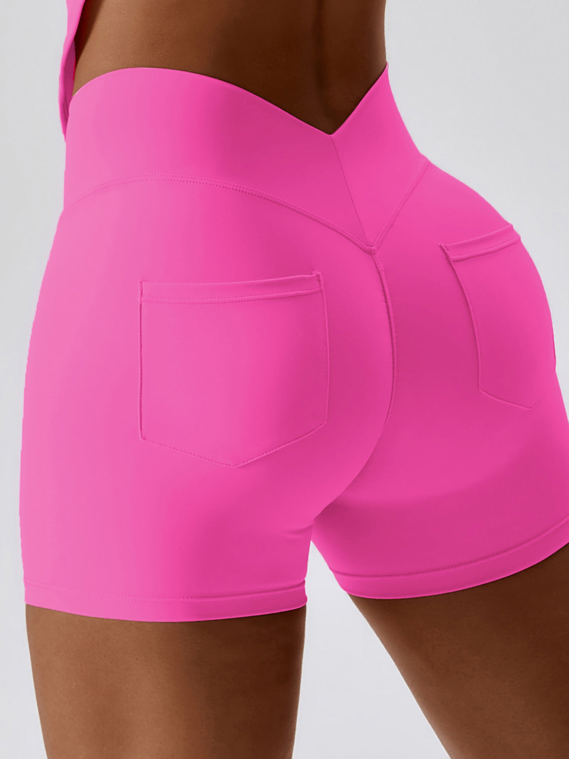 Back V Pocket Srcunch Yoga Shorts